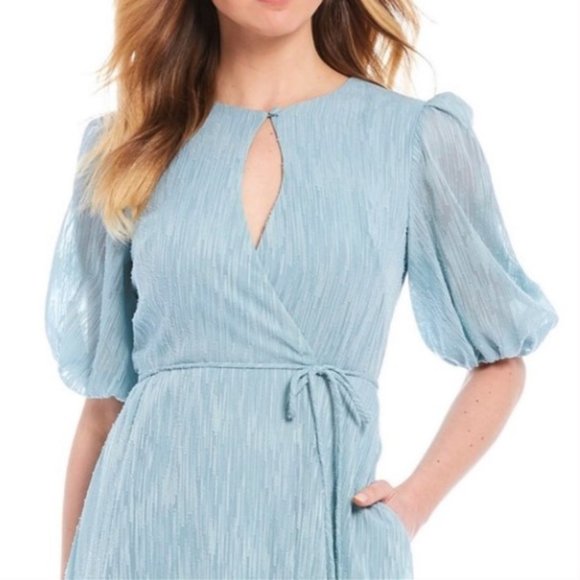 Maison Tara Keyhole Dress - Picture 3 of 3